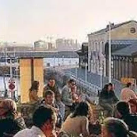 Espacioso 140 M2 Y Calidad A 250 Metros Playa Y Puerto Deportivo 5hab 2 Banos Vut2917as Gijón