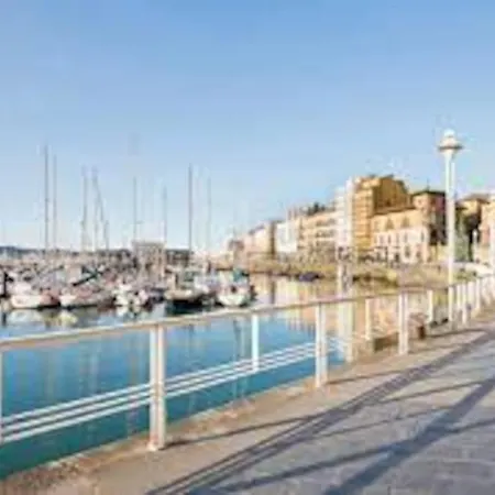 Espacioso 140 M2 Y Calidad A 250 Metros Playa Y Puerto Deportivo 5hab 2 Banos Vut2917as アパート