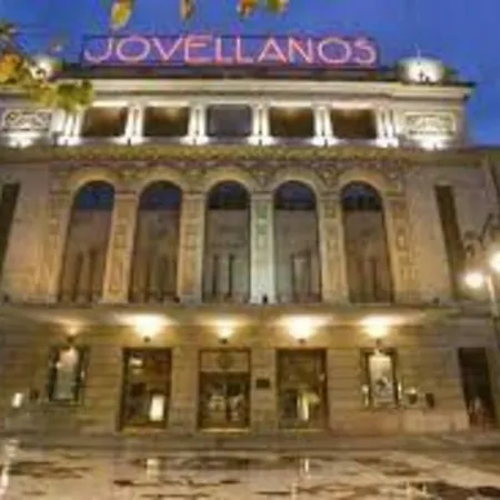 Espacioso 140 M2 Y Calidad A 250 Metros Playa Y Puerto Deportivo 5hab 2 Banos Vut2917as Gijón